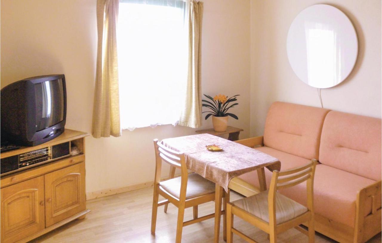 1 Bedroom Amazing Apartment In Settin Extérieur photo