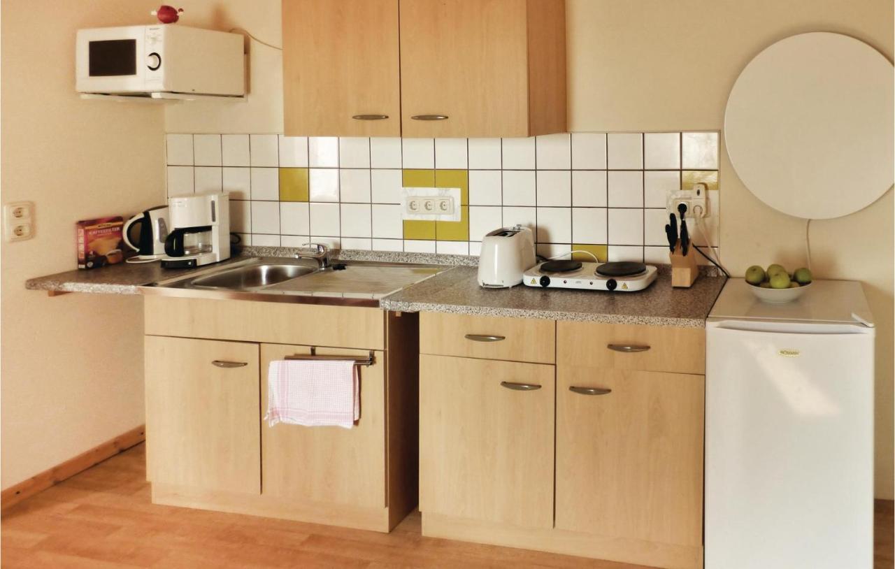 1 Bedroom Amazing Apartment In Settin Extérieur photo