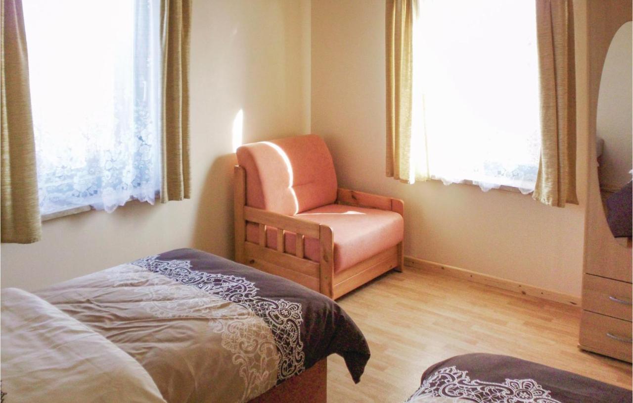 1 Bedroom Amazing Apartment In Settin Extérieur photo